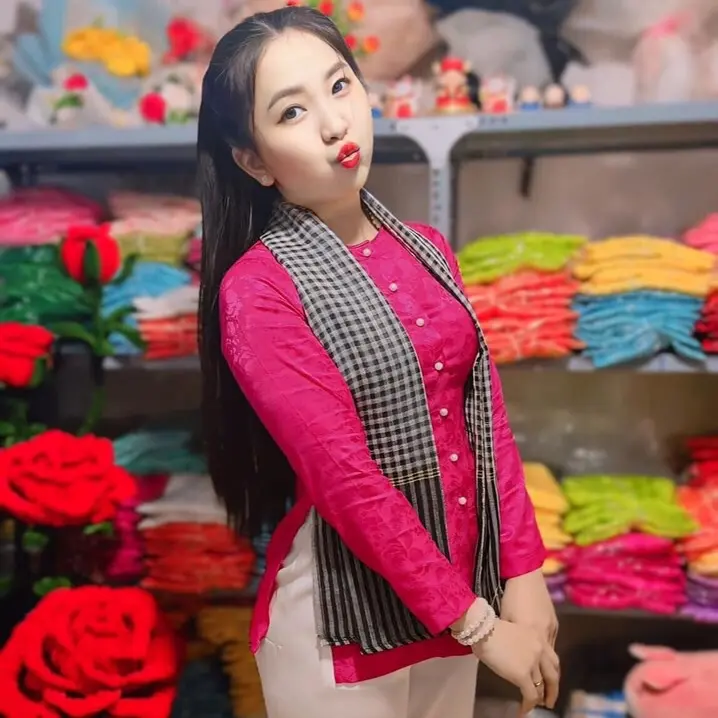 Áo lẻ [ Không kèm quần] Cổ Tròn Tay Dài  chất Gấm hoa loại 1 ,mềm mại, thoáng mát Women Top 1