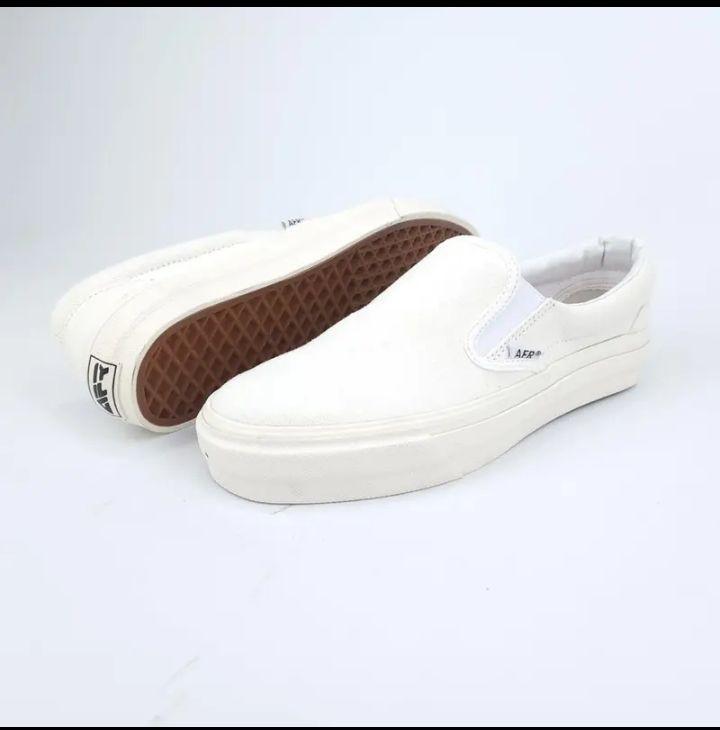 Product Introduction of SEPATU AFR SLIP ON CUTE STEPZ FULL WHITE 2