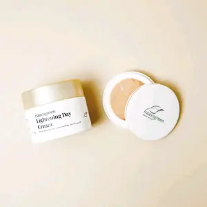 Naavagreen Lightening Day Cream Krim Pagi untuk  Perawatan Wajah