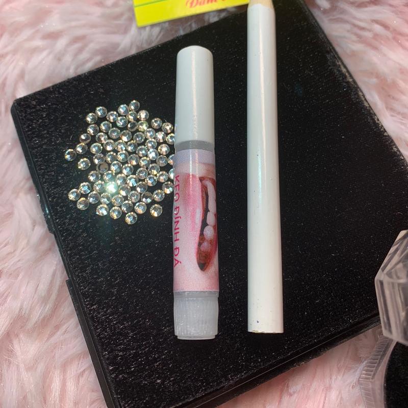 Set 20 viên đính đá răng tại nhà (tặng keo bút tự gắn tại nhà) Nữ Women