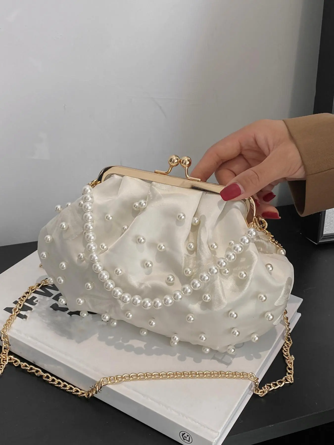 Women's Elegant Faux Pearl Decorated Shoulder Bag, Exquisite Trendy Chain Strap Crossbody Bag, Fashionable Bag for Daily Use