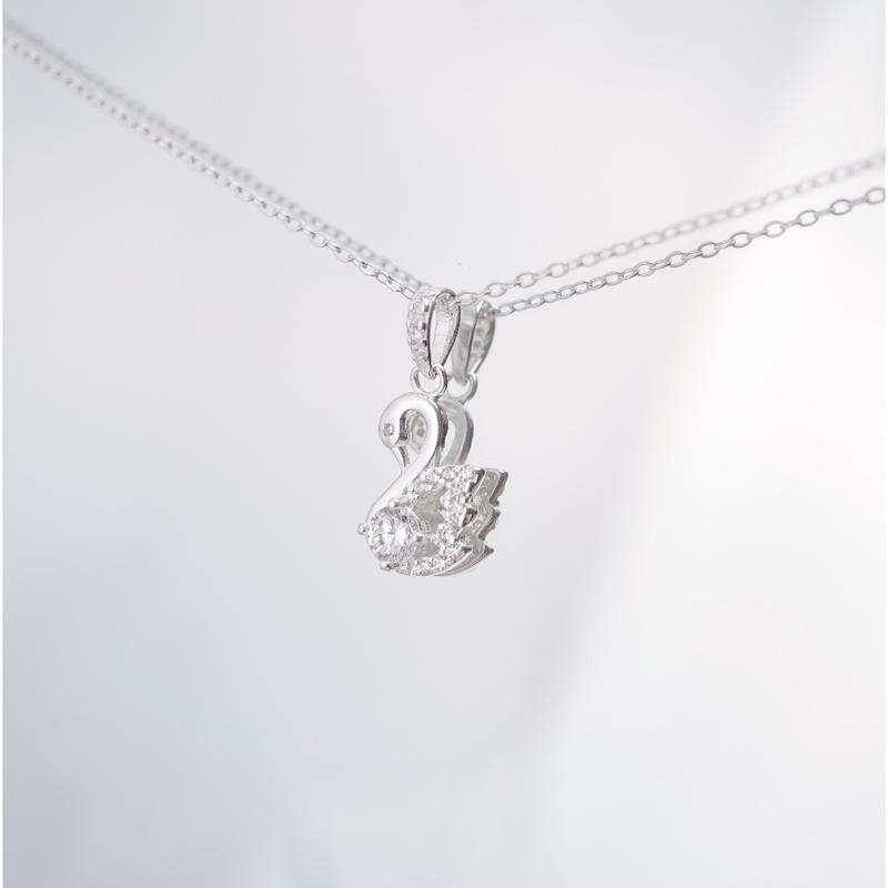 Dây chuyền nữ CDE Crystal Swan Necklace CDE6369 3