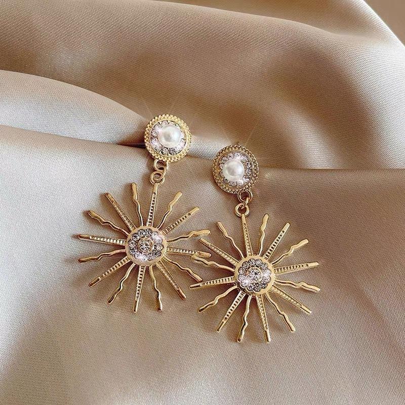 Product Introduction of Sterling Silver Needle Exaggerated Geometry Stud Earrings for Women Affordable Luxury Fashion Elegant High-Grade Earrings Metal Earrings 41
