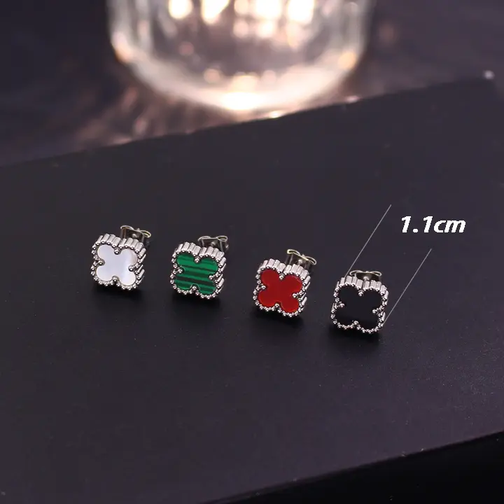 Bông tai nữ cỏ bốn lá van clef size nhỏ màu titan tự nhiên 2