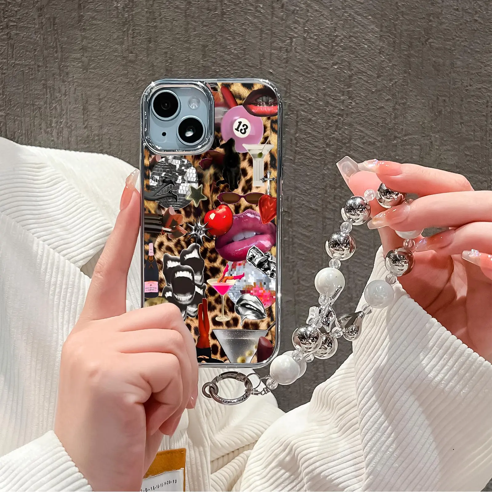 Fashion Leopard-print Phone Case with Chain, Anti-drop Cellphone Protective Case, Total Protective Shockproof Mobile Phone Cover for iPhone Series