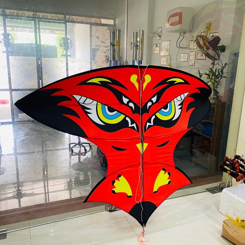 Diều cabon 2m xỏ khung bẹn cú lườm đỏ cánh chuối đuôi cabon tặng 100m dây malai Đồ Chơi Toy