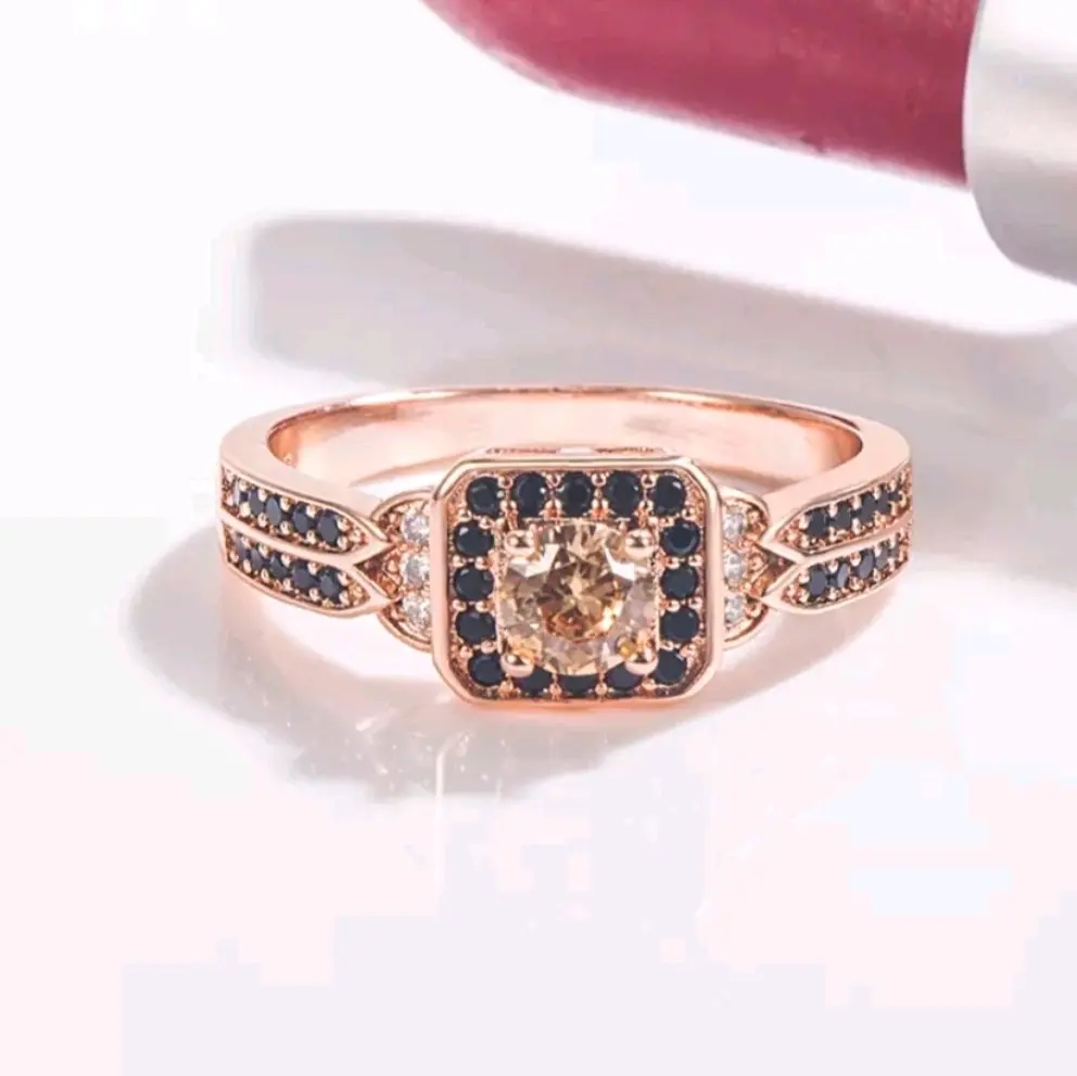 Cincin Motif mata Hitam Titanium Perempuan 3,400 gram