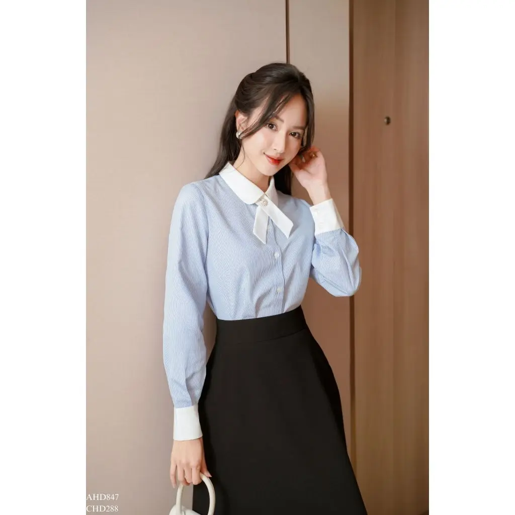 Áo sơ mi phối cổ sen nơ chéo khuy màu kẻ xanh phối trắng TIINSTORE AHD847