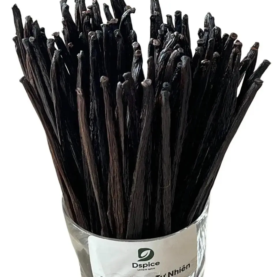 Quả vanilla, nhập khẩu từ Indonesia, mỗi quả 3-5gr, 15-17cm, được dùng làm gia vị tạo hương vani cho thực phẩm, hương vani ngọt ngào kích thích vị giác, tốt cho cả gia đình