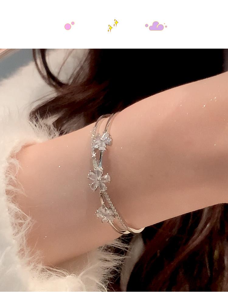 Product Introduction of Women's High-Grade Silver Petal Zircon Bracelet Opening Bracelet Bracelet Ornament 5