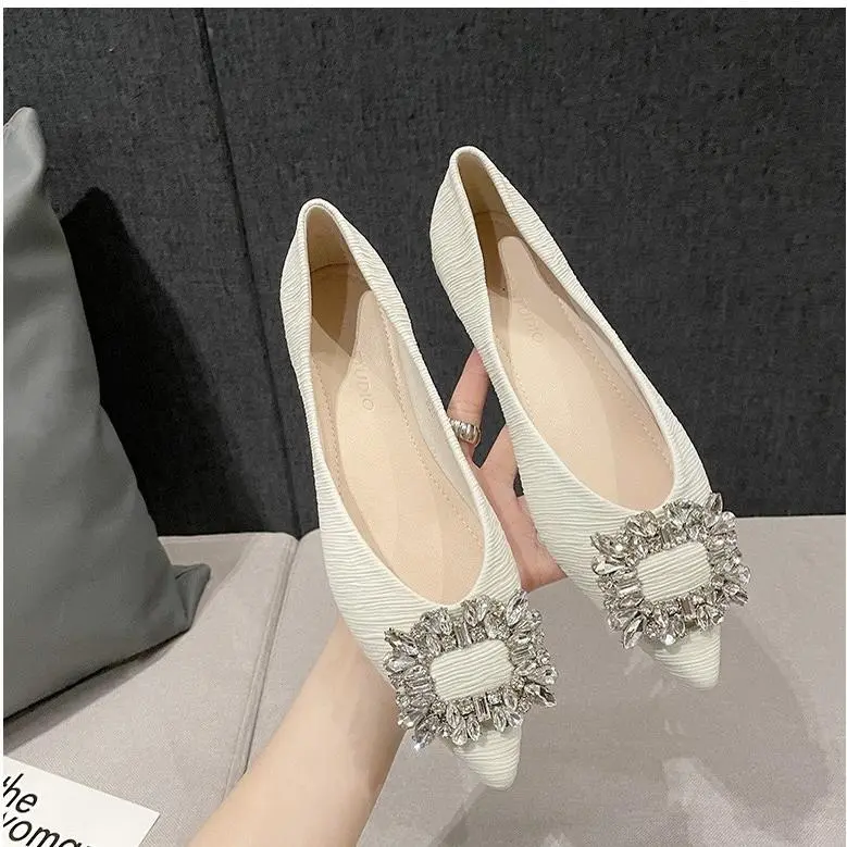 Giày búp bê nữ mũi nhọn đính đá cực đẹp giày nữ đế bệt 2 màu đen kem êm chân
