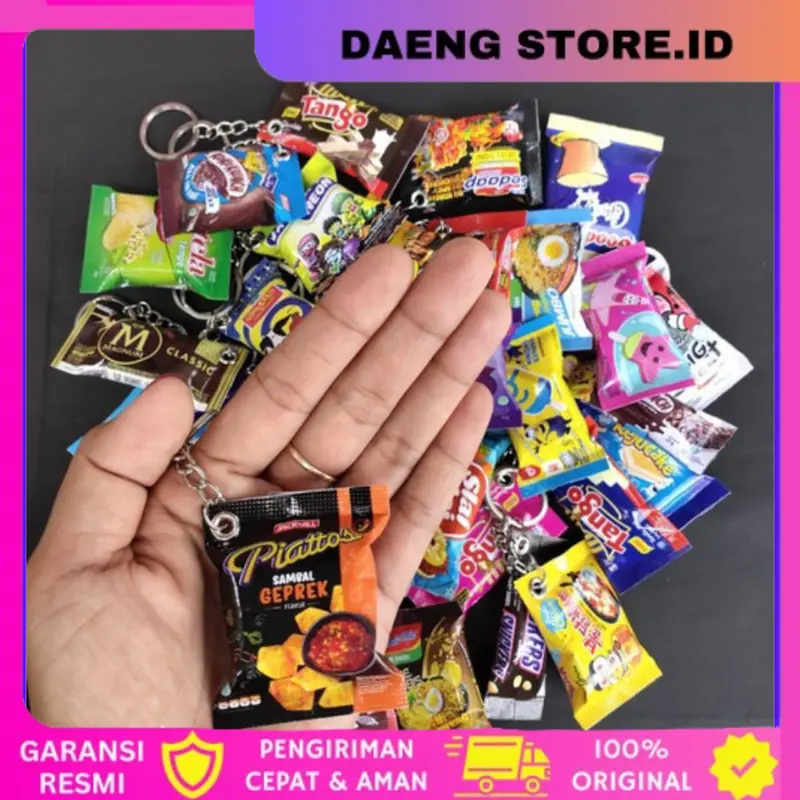 Gantungan Kunci Snack Panjang Cemilan Makanan Ringan / Ganci Keychain Souvenir Bentuk Snack Besar 0