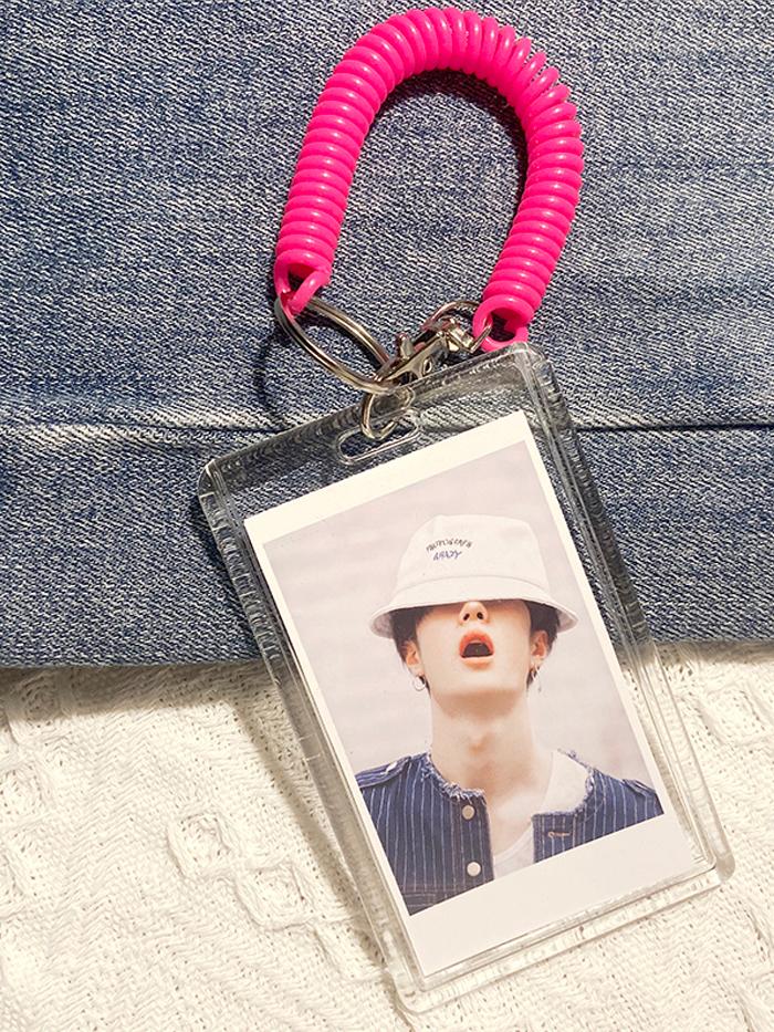 Tempat kartu ID akrilik transparan / tempat kartu ID kerja/casing id card bening/dengan gantungan kunci lucu akrilik - Qiqi Treasure Tempat kartu ID akrilik transparan / tempat kartu ID kerja/casing id card bening/dengan gantungan kunci lucu akrilik - Qiqi Treasure