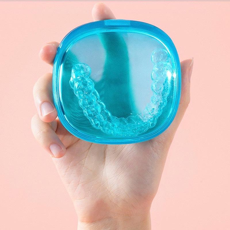 Hộp đựng máng cao cấp invisalign, hộp đựng niềng răng, máng tẩy cao cấp