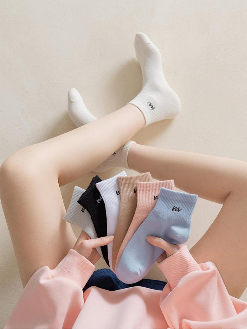 Product Introduction of Women's Low Cut Socks, Casual Moisture Wicking Socks, Soft Comfy Breathable Socks for All Seasons Daily Wear 2