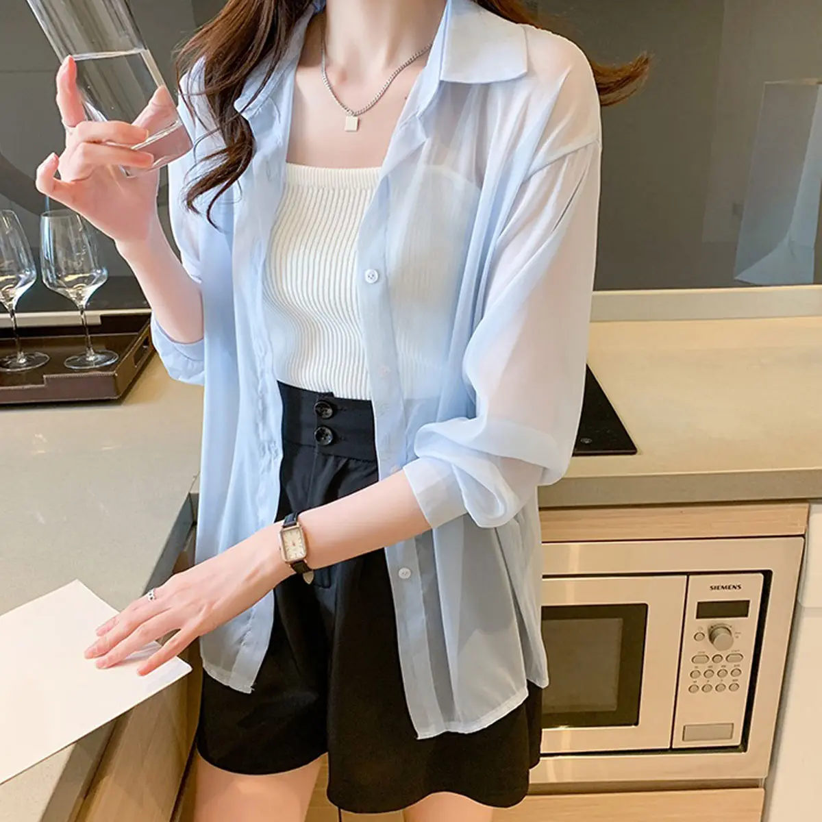 W204เสื้อแฟชั่น เสื้อเชิ้ตชีฟอง เสื้อผ้าบาง เสื้อเชิ้ตผู้หญิงแขนยาว สีขาว เสื้อป้องกันแสงแดด เสื้อคุม เดรสเกาหลี