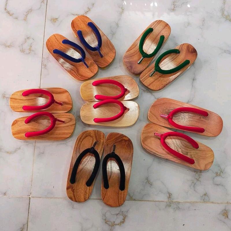 Guốc mộc guốc gỗ bé gái bé trai quai nhung gỗ xoan đào Cho Bé Sandal Voi Kem - Dép Sandal