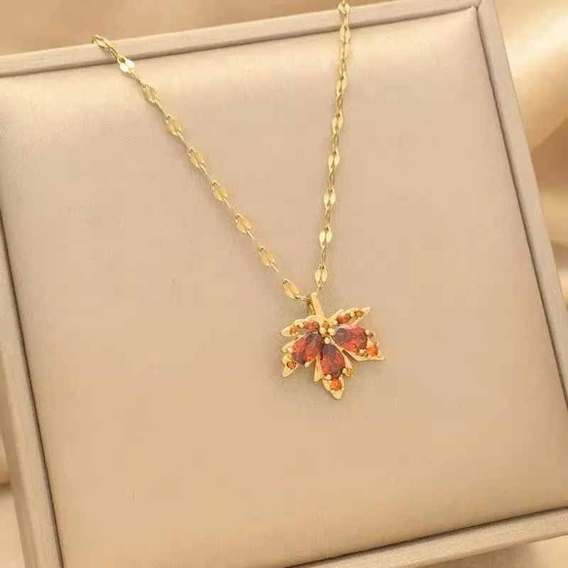 CP36 Red Maple Leaf Necklace Women's Fashion Exquisite Leaf Clavicle Chain  New Simple and Versatile Accessories Kalung