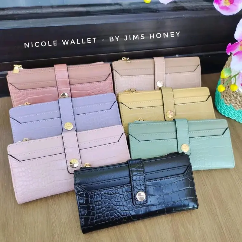 NICOLE WALLET JIMSHONEY 4