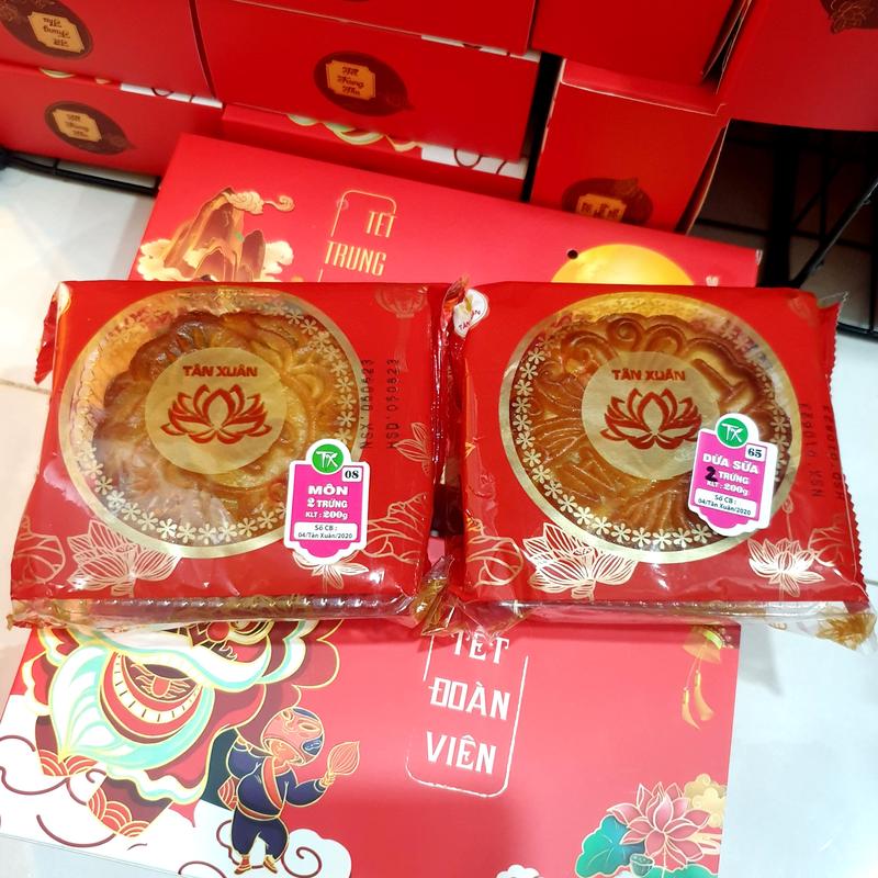 [ Kèm hộp giấy] Combo 2 bánh trung thu  Tân Xuân ( Thập cẩm 1 trứng, 2 trứng, Thập cẩm Jambon gà quay ,Đậu Xanh, Dừa, Môn 1 trứng)  Cake Food Thức Ăn 3