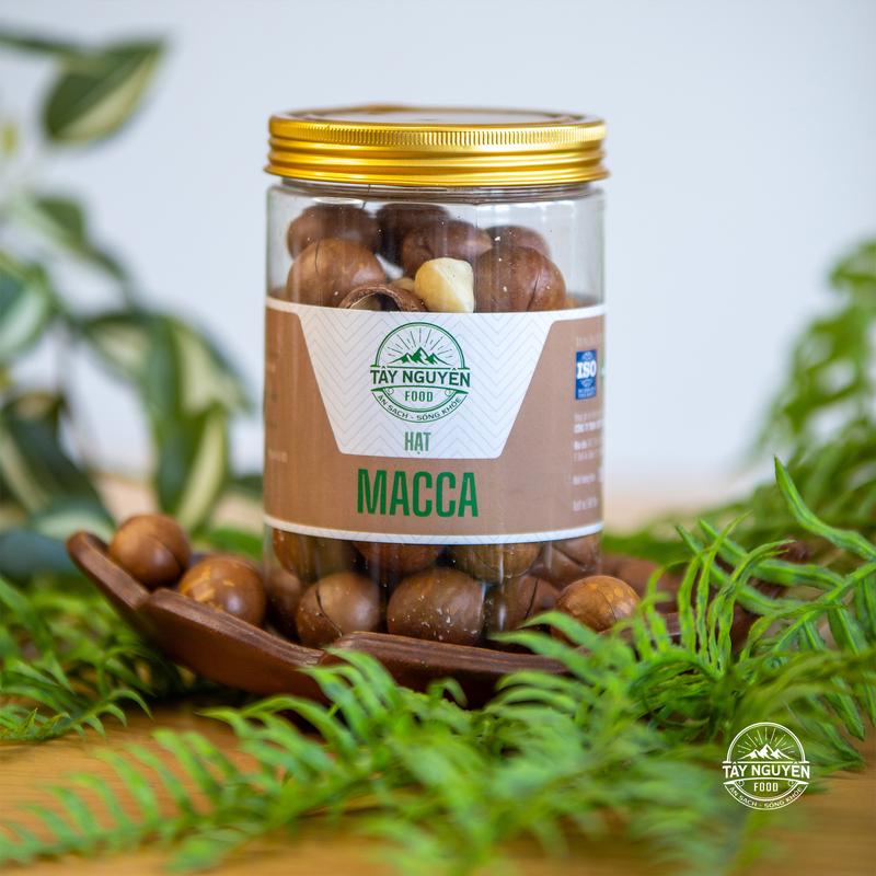 Hạt Macca nứt vỏ hộp kèm đồ khui Tây Nguyên Food - Việt Nam 500g