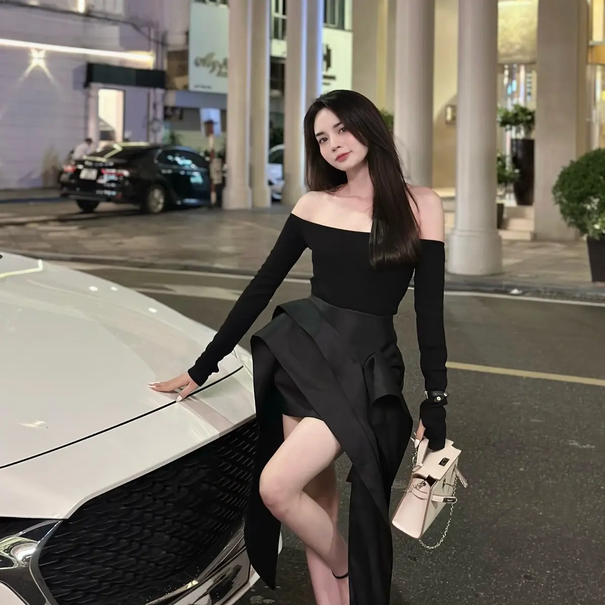 Set Thiết Kế Dự Tiệc Trễ Vai Nữ Với Chân Váy Dài - Màu Kem, Đen, Size XS - L - Women