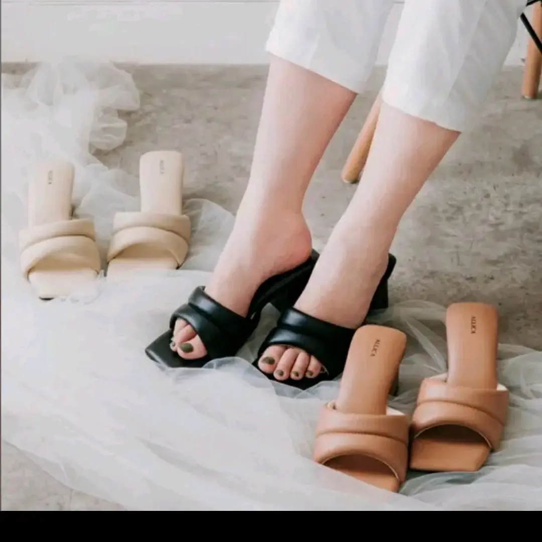 Sandal Wanita High Heels Hak Setengah (3-5 cm) Karet Sendal Trendyapper