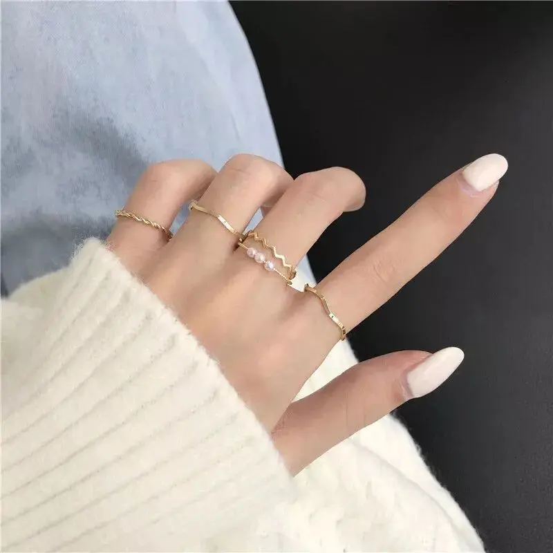 Cincin Wanita 1 Set Isi 5 Pcs KOREAN FASHION RING Berbagai Bentuk Cincin Wanita Fashion Trendy OotdClavicle Chain Nelace Pendant Fashion BUTTERFLY Rantai Liontin Jewelry Stainless Steel Untuk Wanita 3