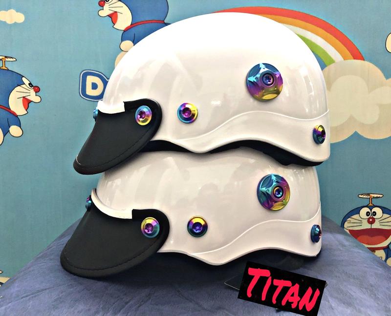 Nón Bảo Hiểm Thời Trang Cao Cấp - Sơn Nhiều Màu - Phủ NaNo - Gắn 7 Ốc + Gù Titan Gr5