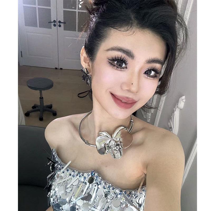 Product Introduction of Exaggerated Three-Dimensional Metal Orchid Choker Necklace Personality Hot Girl Sweet Bitter Cool Heavy Craft Necklace Choker Female Atmosphere Accessories 2