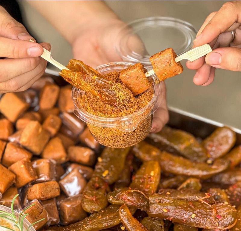 (Kèm Muối) Gói 200g Kẹo me Thái Chua Cay Đặc Biệt _Kèm 50g Muối Chay ( chấm)