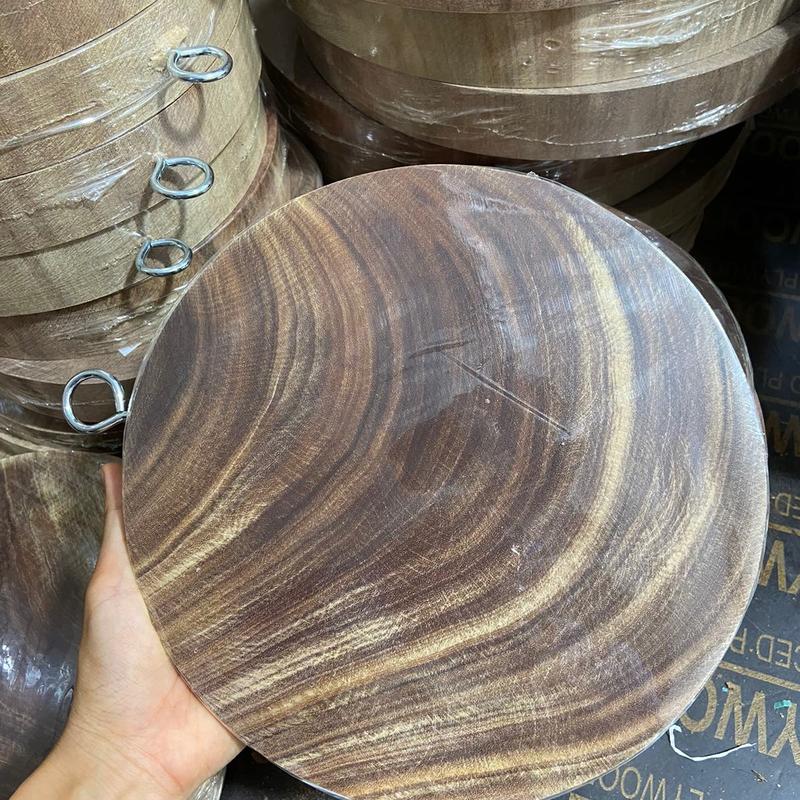 Thớt gỗ nghiến kích thước 27x3cm dùng để thái