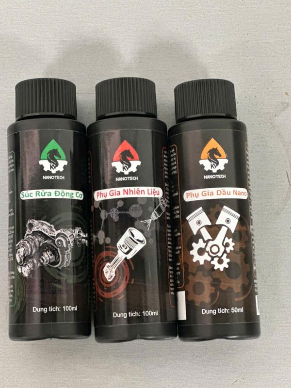 Combo 3: chai Dung dịch vệ sinh kim phun buồng đốt KV Nanotech 100ml và Vệ sinh động cơ KV Nanotech 100ml và Nano bảo vệ động cơ KV Nanotech 50ml sản xuất tại Việt Nam.
