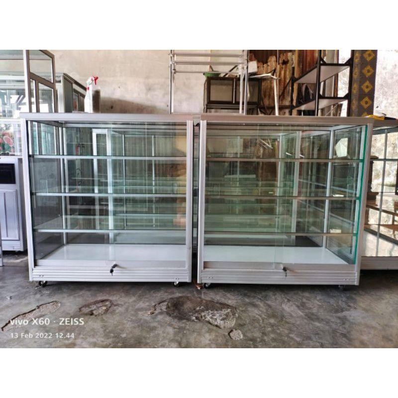 ETALASE 1,5 Meter Kaca Almini Aluminium Alumunium Rak Serbaguna Tempat Penyimpanan Barang Multifungsi Geser Sliding Buka Tutup Bufet Buffet Lemari Minimalis Kaki Roda Kokoh Kabinet Cabinet Lemari Pakaian Baju Lamongan Tuban Bojonegoro Gresik Kunci 6