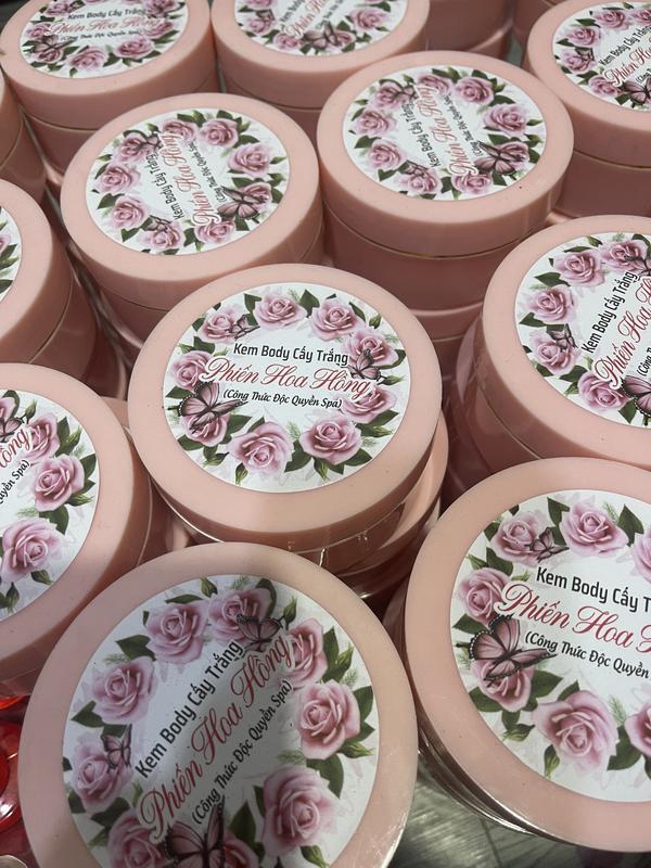 KEM BODY chống nắng  PHIẾN HOA HỒNG DƯỠNG DA