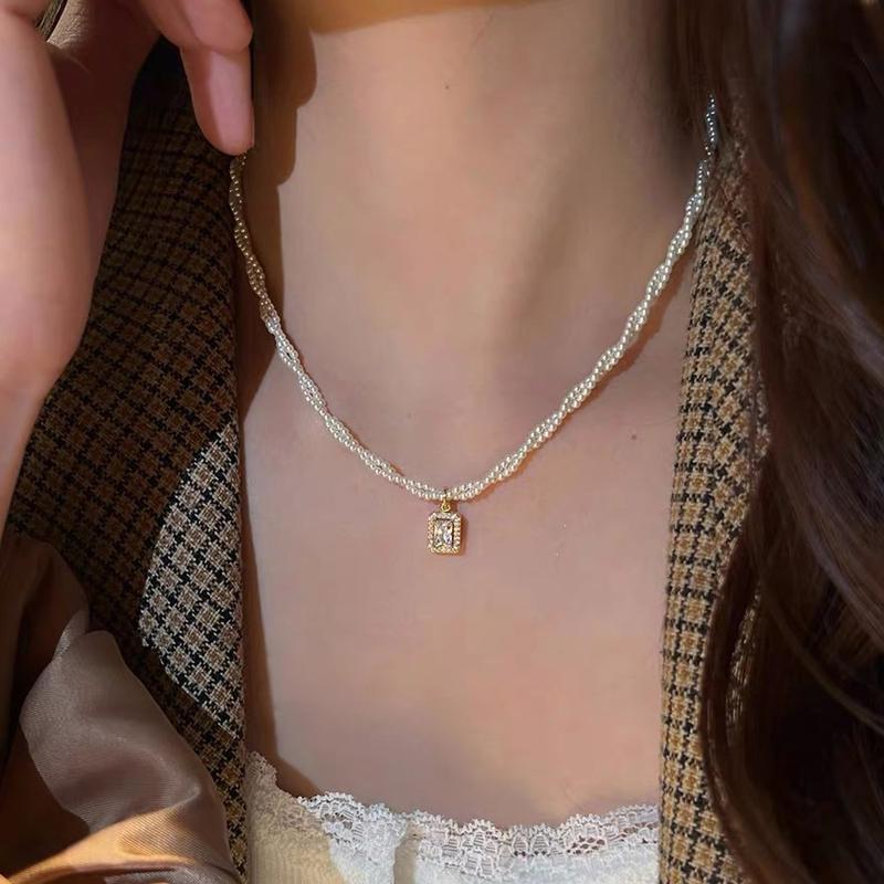 Product Introduction of Pearl Necklace for Women, Niche Light Luxury Design, High-end Fashionable Temperament, Clavicle Chain, Choker, Sweater Chain, Bead Chain 11