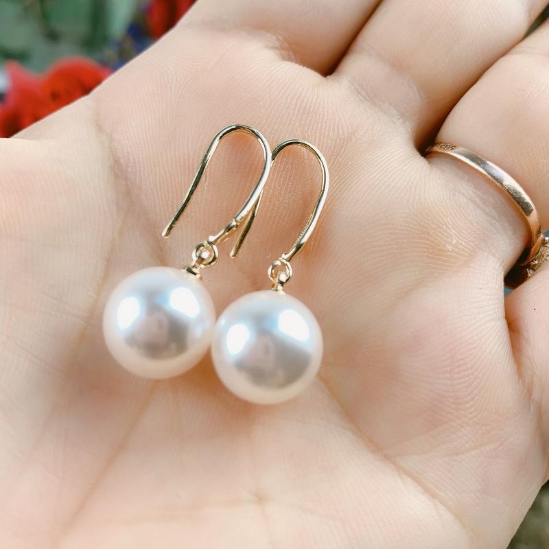 Đôi hoa tai mạ vàng Tây hạt ngọc trai san hô ,giả màu trắng chất liệu ti tan ,đơn giản thanh lịch cho nữ bông