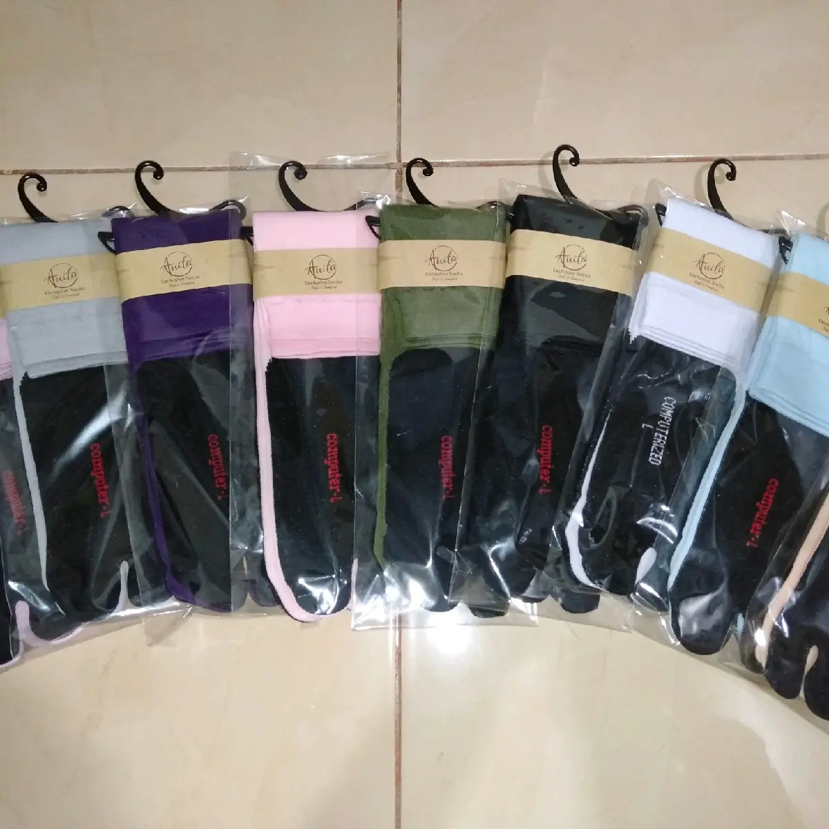 Kaos Kaki Muslimah Jempol Polos Telapak Hitam Computer