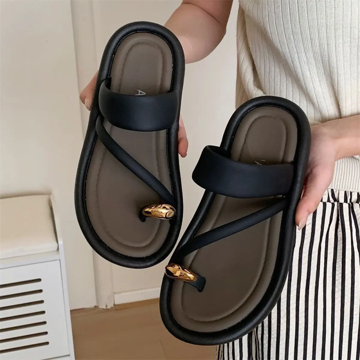 Dép Đế Bệt Cho Nữ, Đế Chống Trượt, Đệm Siêu Mềm, Thoải Mái Cả Ngày, Thiết Kế Thoáng Khí Đảm Bảo, Được Đảm Bảo, Thích Hợp Cho Khí Hậu Nhiệt Đới