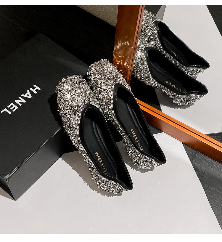 Product Introduction of 2025 new fashionable low heeled M ü ller women's shoes, with diamond studded decorative pointed single shoes, avant-garde design, simple, luxurious, comfortable, suitable for commuting, outdoor activities, etc 11