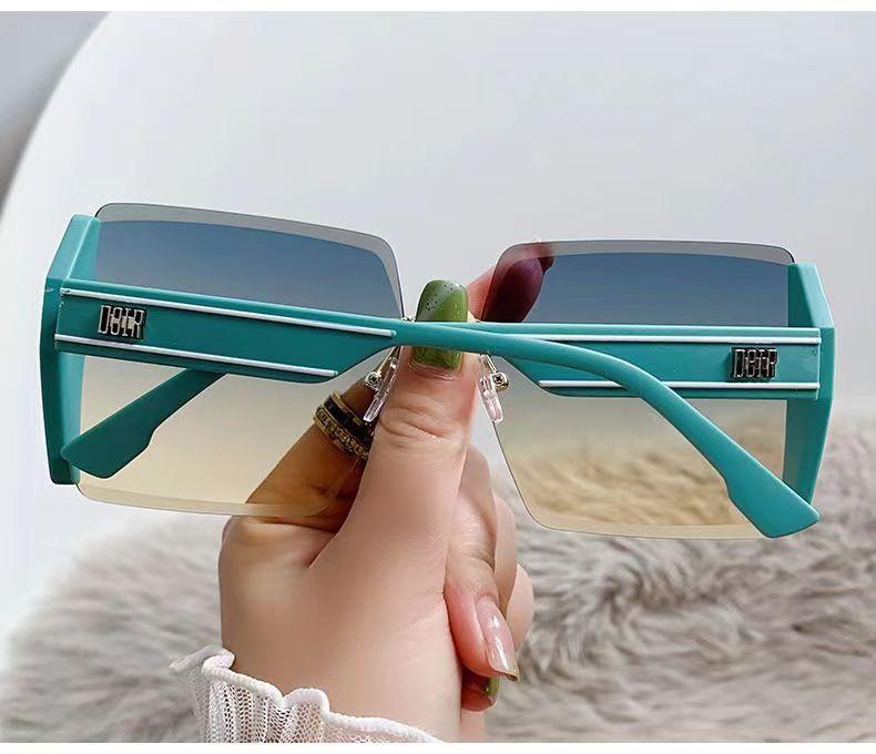 Product Introduction of Kính Râm Gọng Vuông, Cao Cấp, Thiết Kế Cạnh Cắt Không GọngPhong cách Người Nổi Tiếng trên InternetThời Trang, Cá Nhân Và MớiKính râm, thiết kế ngầu, dành cho phụ nữThon gọn, dành cho khuôn mặt lớn.Kính thời trang Kính Mắt Women 19
