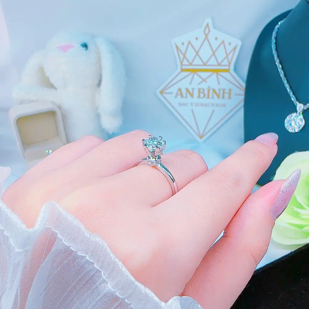 Nhẫn xoàn 1 hột chủ fom cao- Bạc ý xi bạch kim
