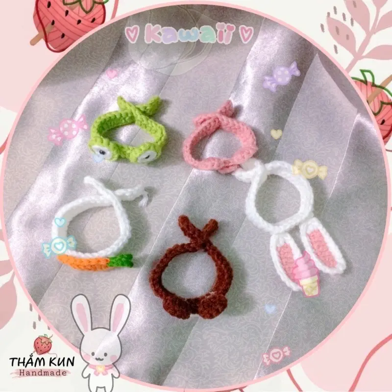 Vòng tay heo, ếch, cà rốt, thỏ, gấu đan len handmade 0