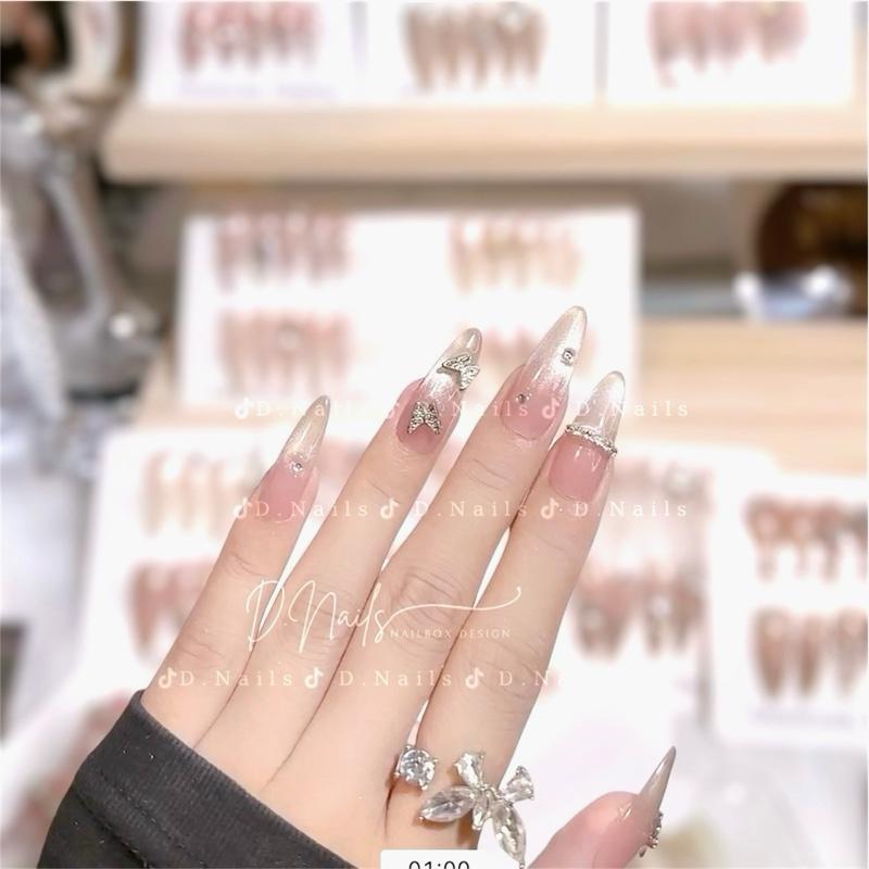 D.Nails Nailbox Mắt Mèo Hồng Siêu Sáng 10 Móng Tay Giả Phù Hợp Mọi Kích Thước Tặng Kèm Dụng Cụ Gắn Móng Chất Liệu Nhựa Mỏng Màu Thạch