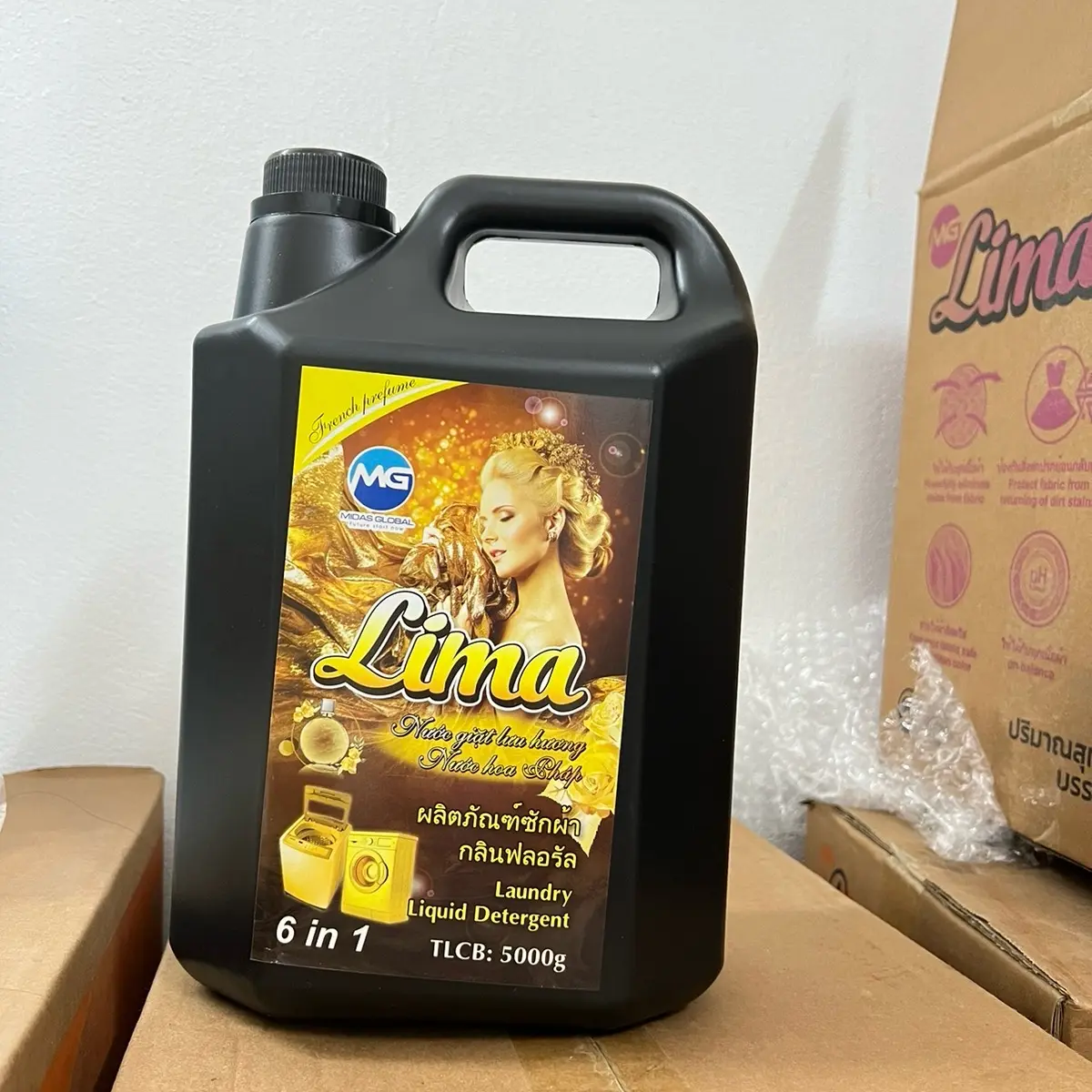 Nước giặt xả Lima 6 trong 1 màu đen vàng 5kg