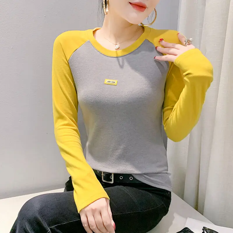 Áo Lớp Nền Nhung Đức Hai Mặt, DL 2025 Mới, Bộ Sưu Tập Mùa Thu / Đông, Áo Phông Thời Trang Chặn Màu Xám Vàng Đẹp, Cổ Tròn, Áo Đi Lại Thường Ngày Thời Trang