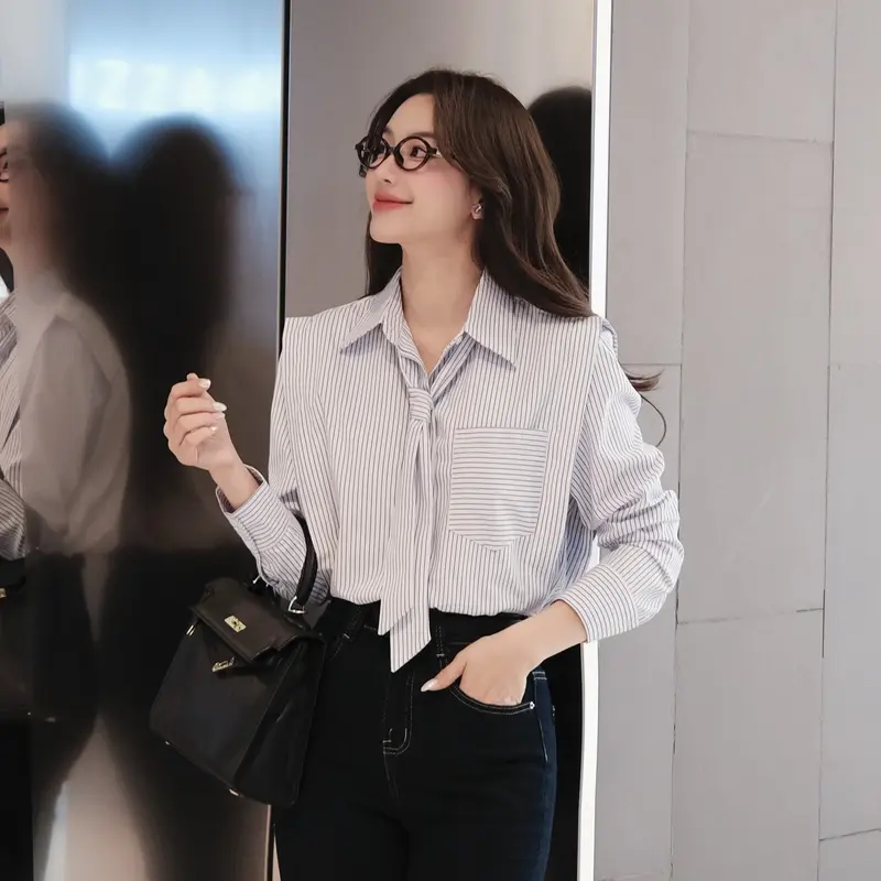 Áo Sơ Mi Kẻ Sọc Xanh Nhạt MACI by MKC MCASMSO0022 Thời Trang Nữ Thiết Kế Độc Quyền 1