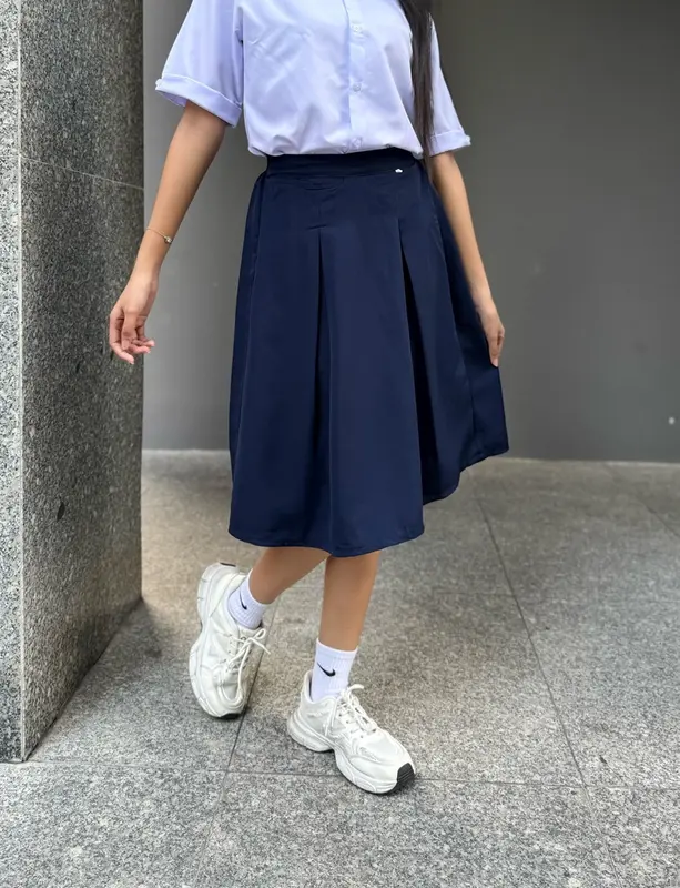 Váy Lụa Học Sinh Cấp 1 2 3 Màu Xanh Đen Có Túi và Lưng Thun Sau Lưng cho Nữ Women - Mẫu Mới Nhất 8