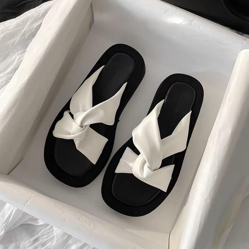 ( Phom bé ) Dép lê nữ quai chéo xoắn chất da đế cao - lấy tăng lên 1 size vì size dép nhỏ