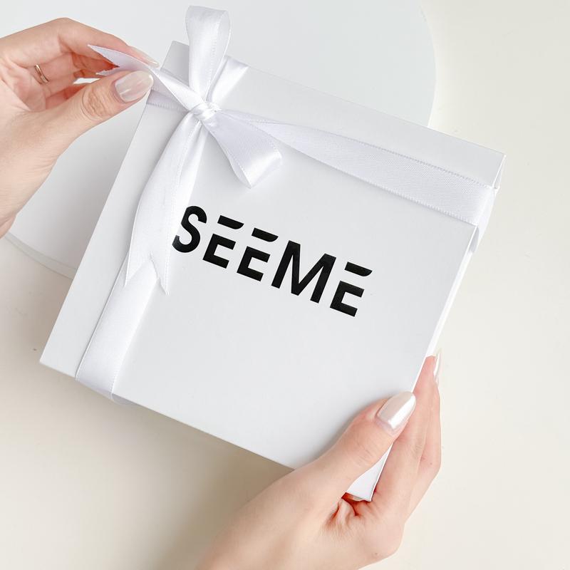 Hộp quà cao cấp nắp nam châm SEEME kèm hoa sáp thơm và kẹp tóc ngọc trai